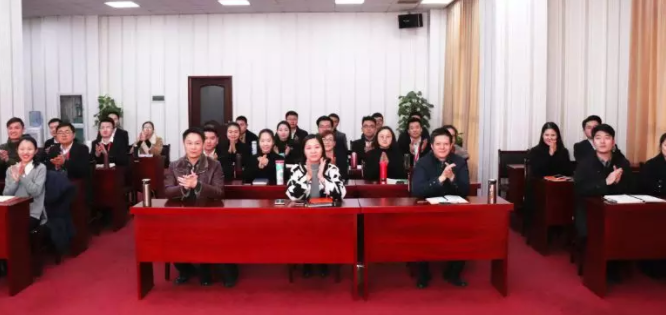 【評估會】東方龍商務舉行項目評估會，25個優(yōu)質項目經評估可對接政府園區(qū)，6個全國布點項目涵蓋戰(zhàn)略新興產業(yè)