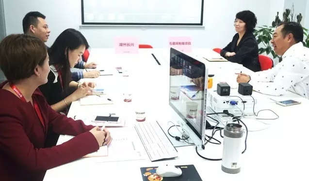 東方龍商務舉行石墨烯材料制備量產(chǎn)投資選址項目及石墨烯汽車產(chǎn)業(yè)應用項目的政府對接會