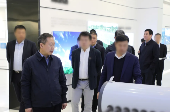 全速推進投資選址項目早落地、早投產(chǎn)！黑龍江某地方政府實地考察清潔能源設(shè)備制造企業(yè)