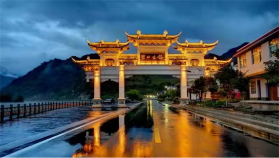 東方龍商務(wù)集團(tuán)全力助推甘肅隴南文縣委托招商招商引資，重點(diǎn)構(gòu)建特色農(nóng)業(yè)、優(yōu)勢(shì)工業(yè)、文旅康養(yǎng)三大產(chǎn)業(yè)集群
