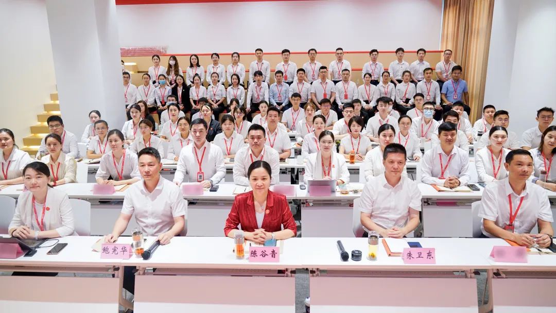 燃情征戰(zhàn)，決勝決戰(zhàn)下半年！東方龍商務(wù)集團(tuán)成功舉行6-7月份月度總結(jié)會