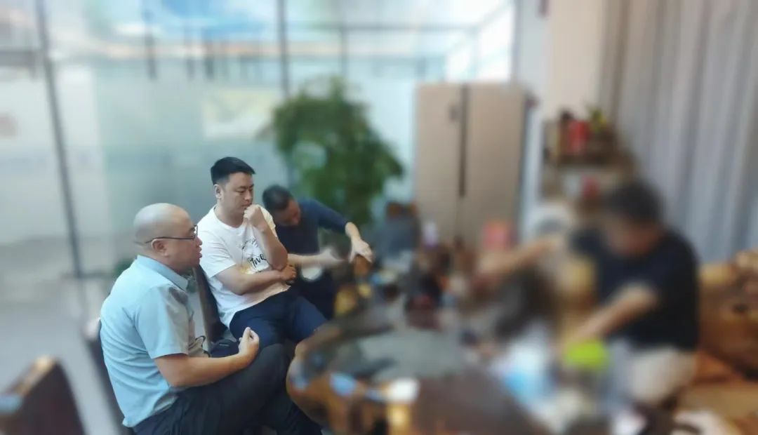 項(xiàng)目落地周期短、見(jiàn)效快！重慶某地方政府實(shí)地考察高品質(zhì)鋼化膜生產(chǎn)擴(kuò)建投資選址項(xiàng)目
