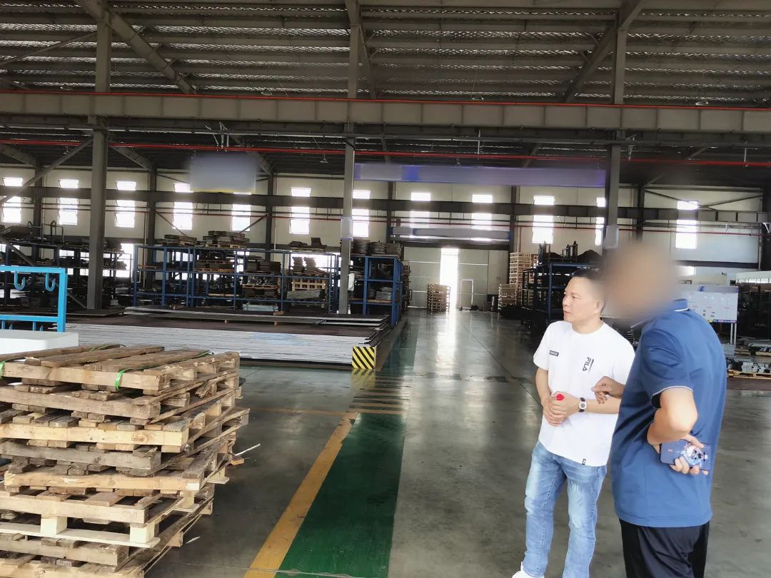 國內(nèi)眾多知名車企的指定合作伙伴！高性能汽車配件投資選址項目方實地考察江蘇某地方政府