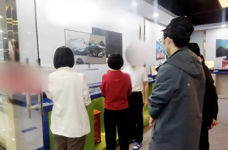 投資額8億，年產(chǎn)值25億！四川某地方政府實地對接高端新型顯示器生產(chǎn)投資選址項目
