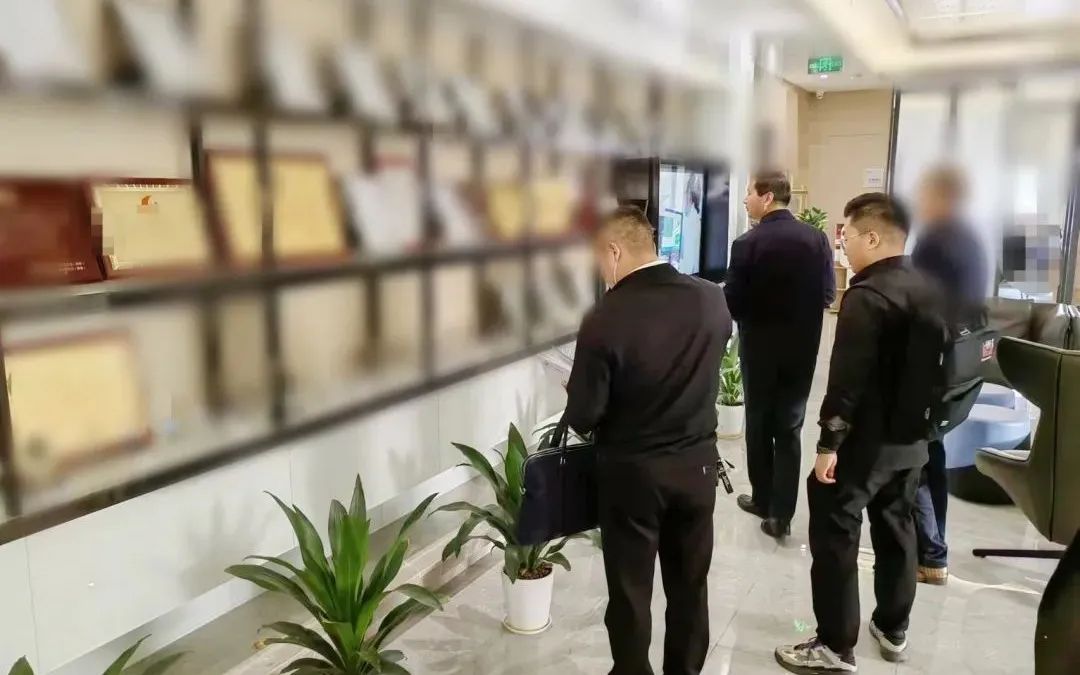 華為、小米等知名企業(yè)供應(yīng)商！安徽某地方政府實(shí)地對(duì)接高端光學(xué)制造生產(chǎn)投資選址項(xiàng)目