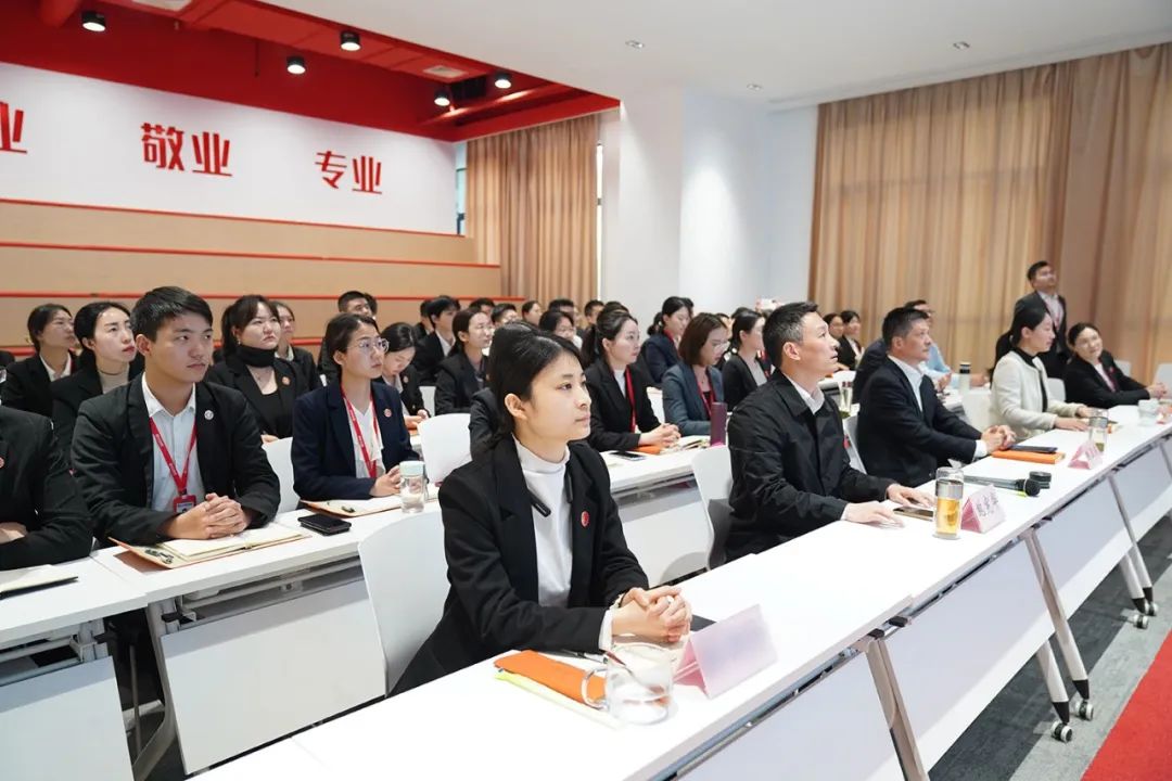 走進(jìn)東方龍、牽手東方龍、成就招商之路！4月中旬，集團(tuán)31個優(yōu)質(zhì)投資選址項(xiàng)目成功通過評估
