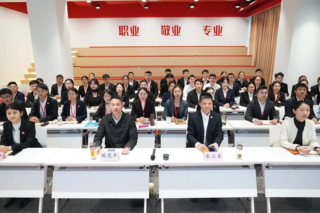 走進(jìn)東方龍、牽手東方龍、成就招商之路！4月中旬，集團(tuán)31個優(yōu)質(zhì)投資選址項(xiàng)目成功通過評估