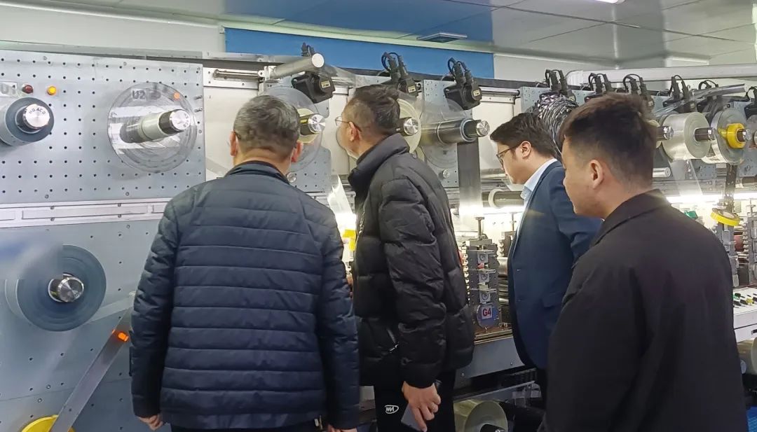 行業(yè)技術(shù)領(lǐng)先，與知名消費類電子企業(yè)長期合作！廣東某地方政府實地對接專精特新消費電子導熱材料擴建投資選址項目